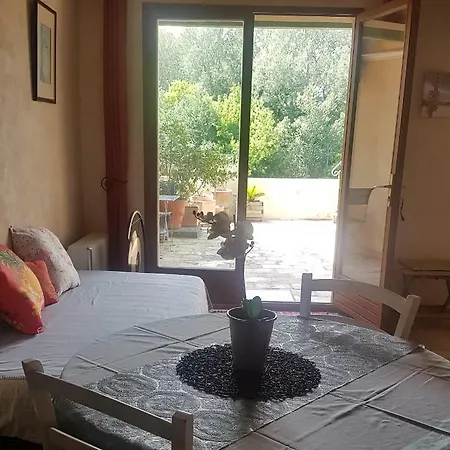 Face A La Riviere -proche Du Pont Du Gard- Holiday home *