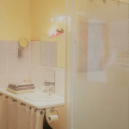 Holiday home Face A La Riviere -proche Du Pont Du Gard-