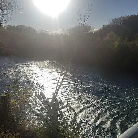 Face A La Riviere -proche Du Pont Du Gard- Montfrin